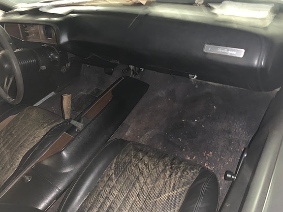 Dodge Challenger 9 of 13