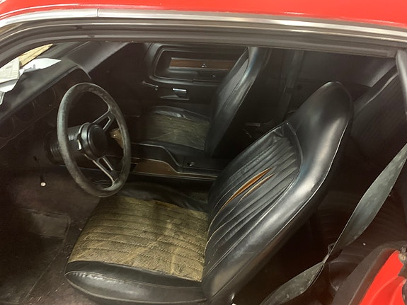 Dodge Challenger 4 of 13