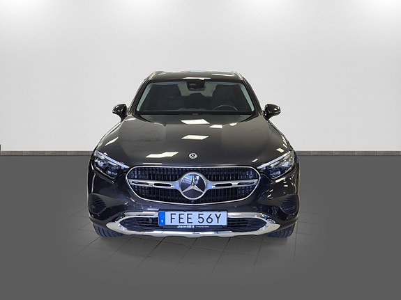 Mercedes-Benz GLC300 de 2 of 14
