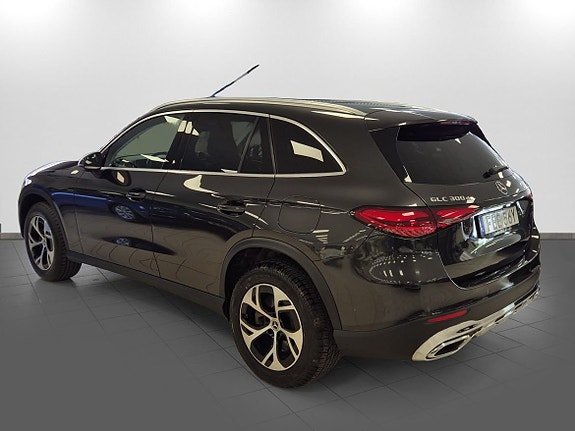 Mercedes-Benz GLC300 de 4 of 14
