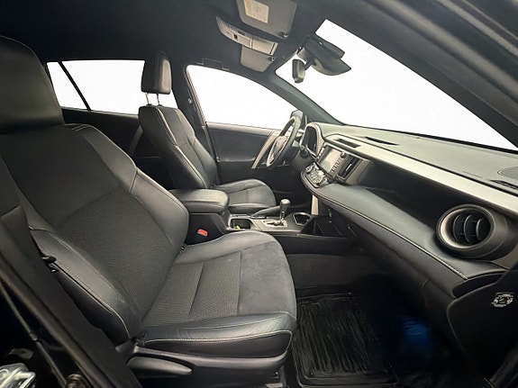 Toyota RAV4 11 of 30