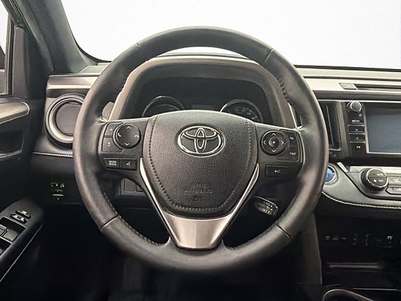 Toyota RAV4 13 of 30