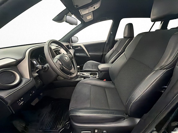 Toyota RAV4 14 of 30
