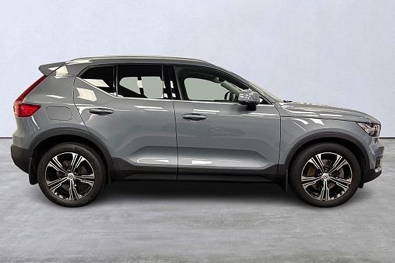 Volvo XC40 3 of 23