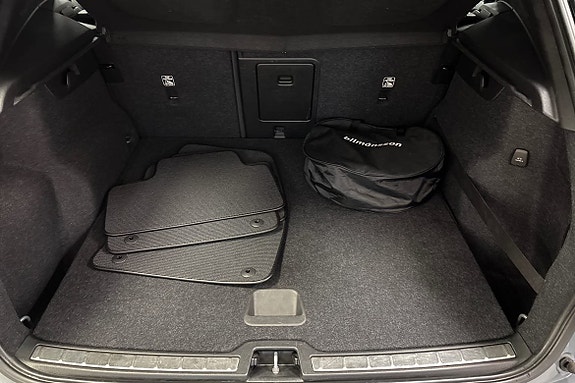 Volvo XC40 13 of 23