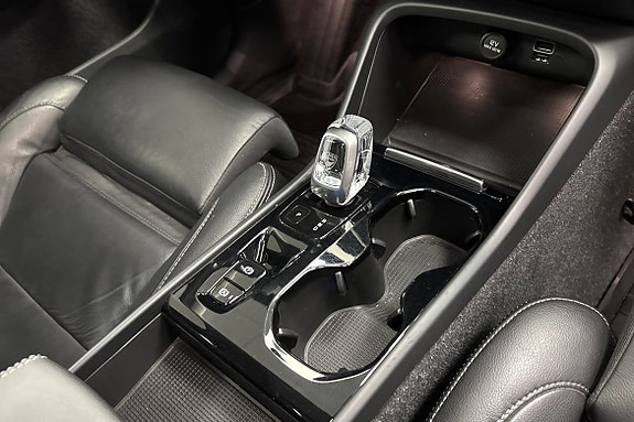 Volvo XC40 15 of 23