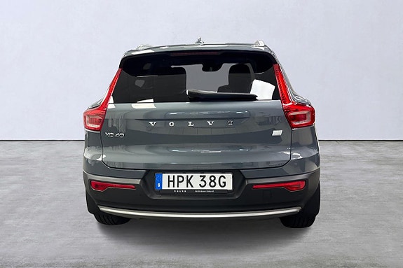 Volvo XC40 5 of 23