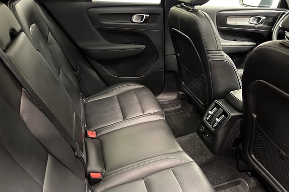 Volvo XC40 11 of 23