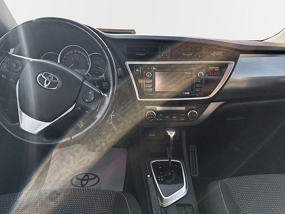 Toyota Auris 8 of 10