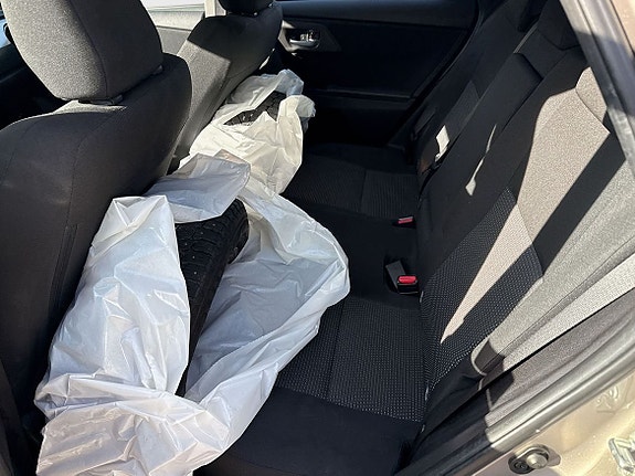 Toyota Auris 7 of 10