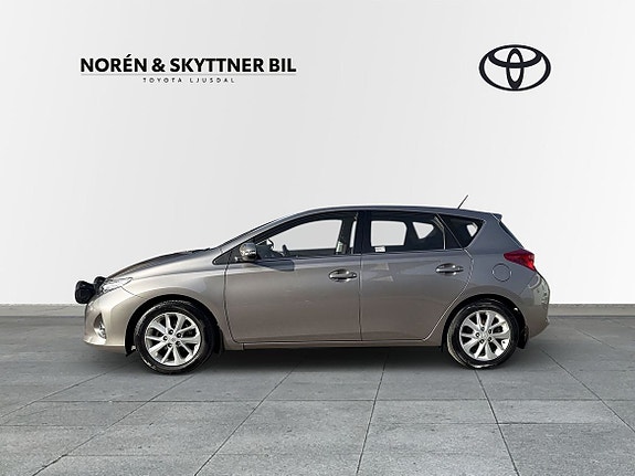 Toyota Auris 3 of 10