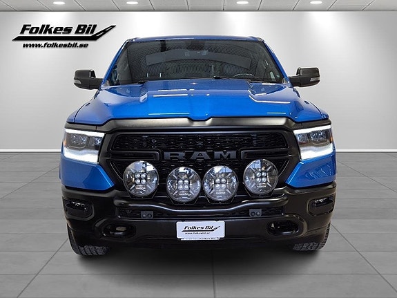 Dodge RAM 1500 2 of 18