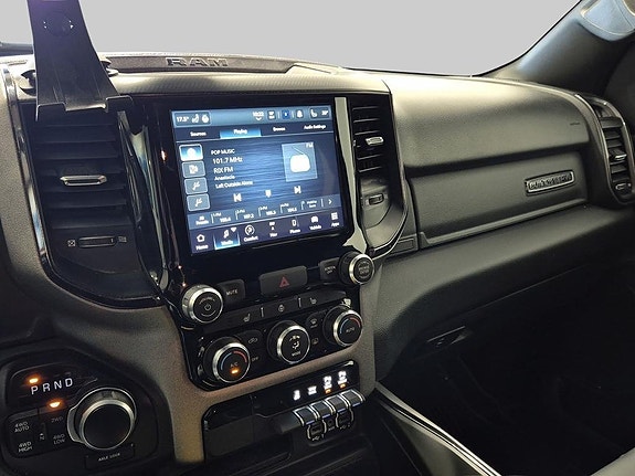 Dodge RAM 1500 8 of 18