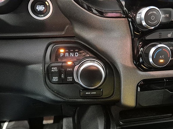 Dodge RAM 1500 9 of 18