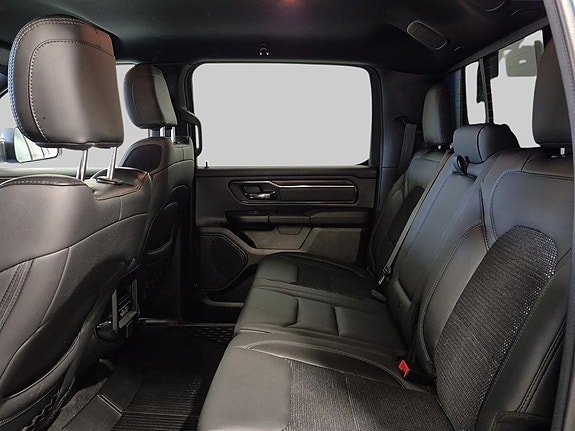 Dodge RAM 1500 16 of 18