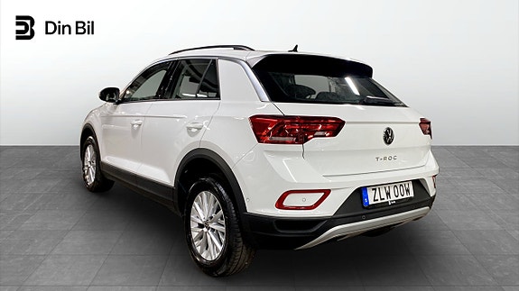 Volkswagen T-Roc 3 of 12