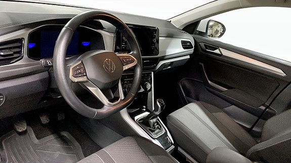Volkswagen T-Roc 7 of 12