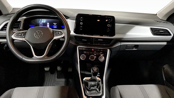 Volkswagen T-Roc 10 of 12