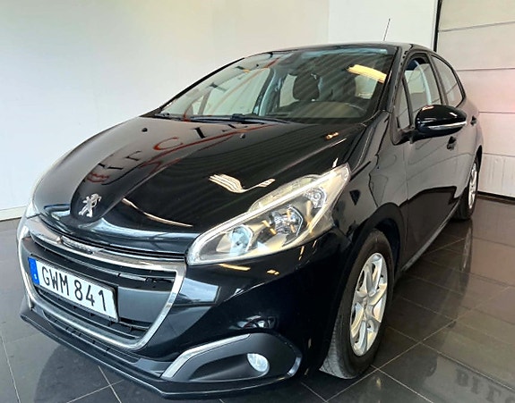 Peugeot 208 3 of 22