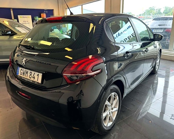 Peugeot 208 4 of 22