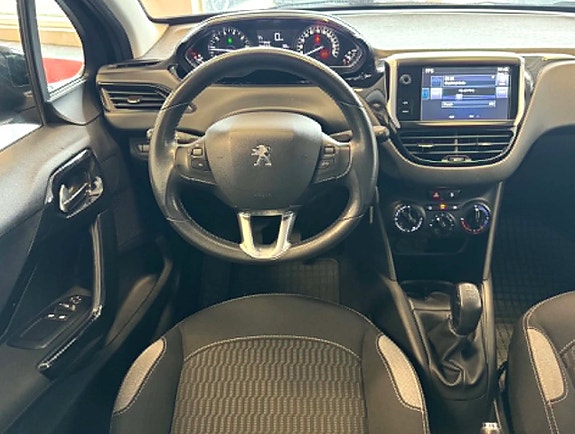 Peugeot 208 16 of 22