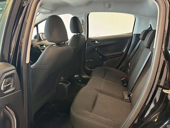 Peugeot 208 13 of 22