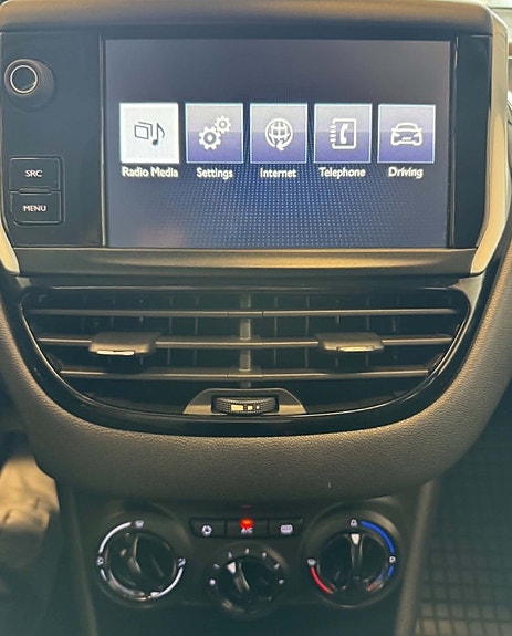 Peugeot 208 15 of 22