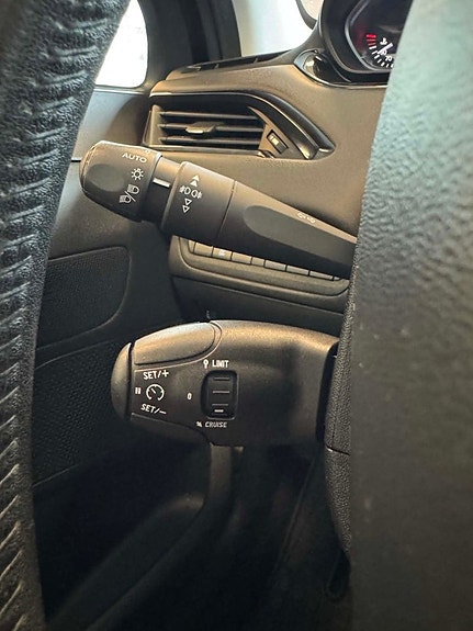 Peugeot 208 20 of 22
