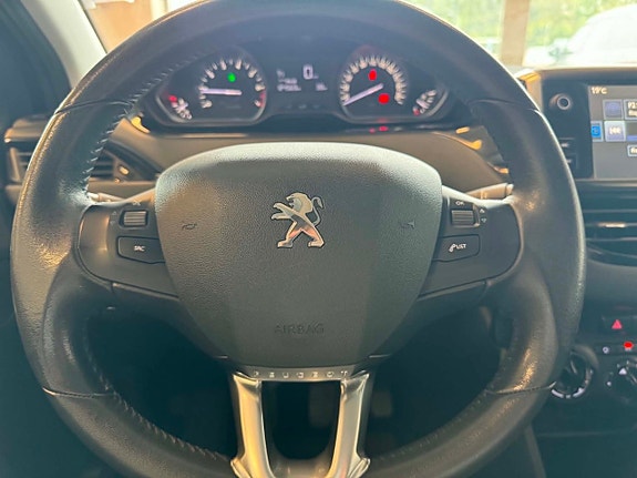 Peugeot 208 21 of 22