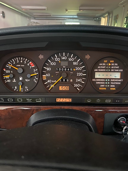 Mercedes-Benz 560 SEC 4 of 15