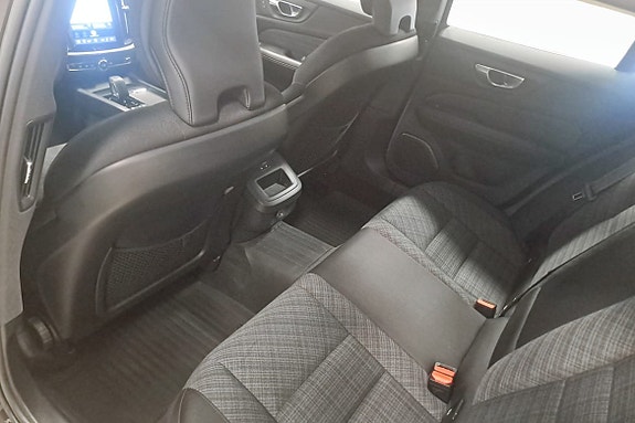 Volvo V60 11 of 18