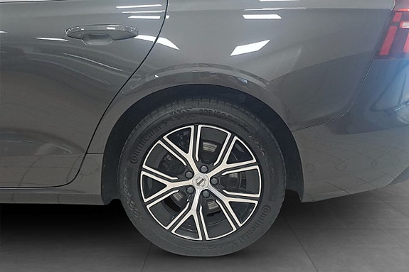 Volvo V60 13 of 18