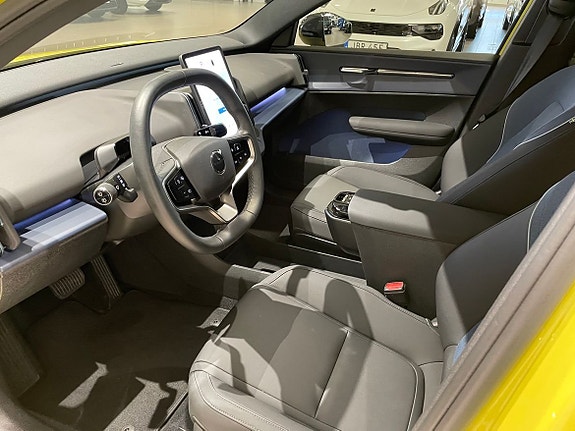 Volvo EX30 8 of 11