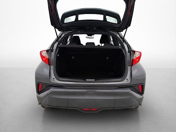 Toyota C-HR 8 of 29