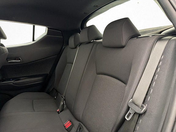 Toyota C-HR 11 of 29