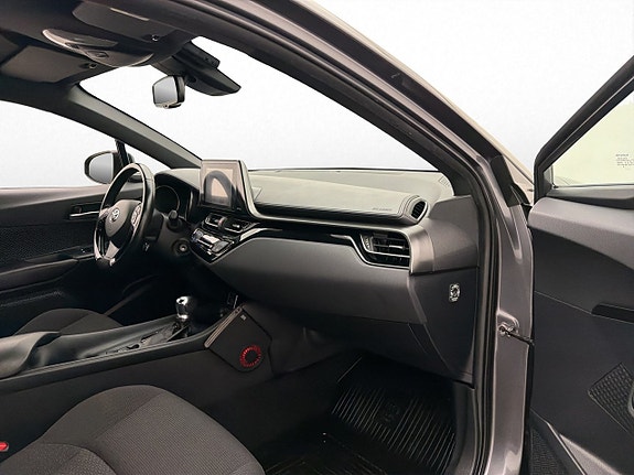 Toyota C-HR 10 of 29