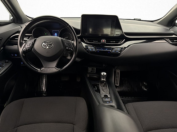 Toyota C-HR 12 of 29