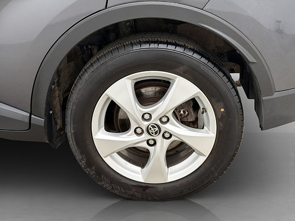 Toyota C-HR 27 of 29