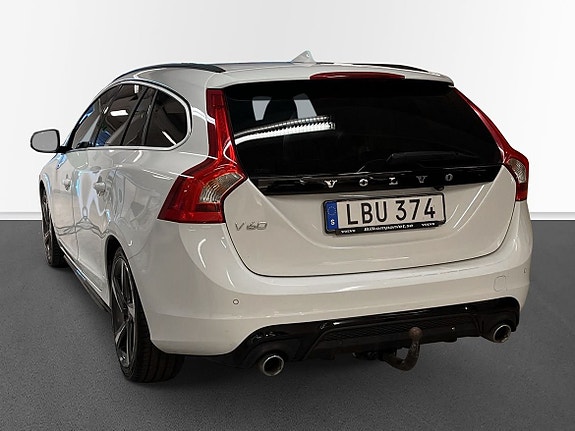 Volvo V60 2 of 10