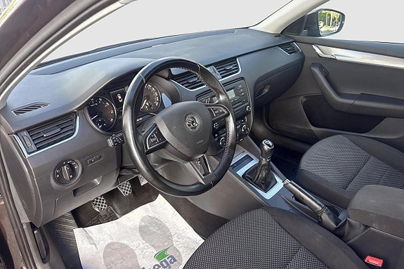 Skoda Octavia 10 of 13