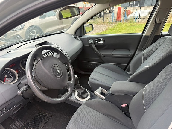 Renault Megane II 4 of 5