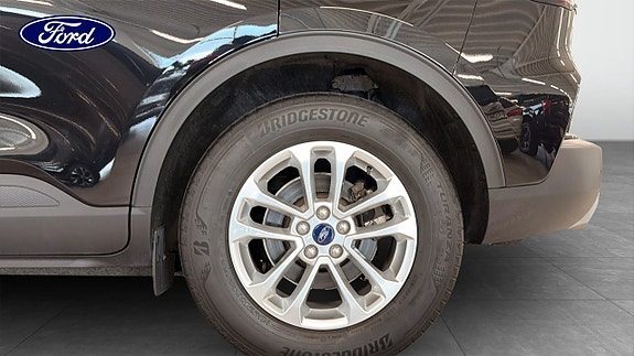 Ford Kuga 9 of 12