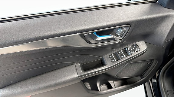 Ford Kuga 11 of 12