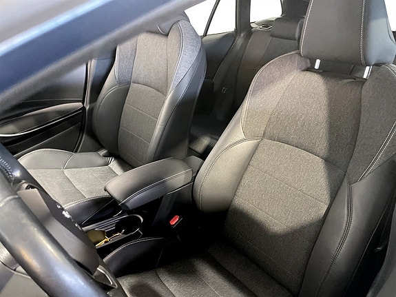 Toyota Corolla 5 of 15