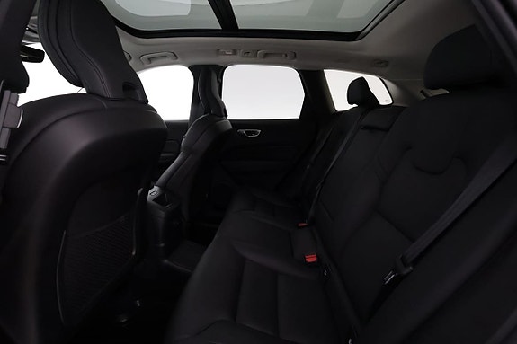 Volvo XC60 10 of 17