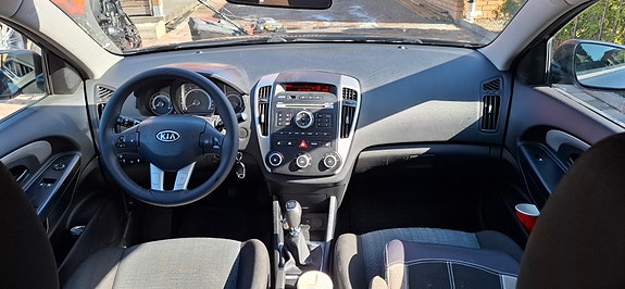 Kia Ceed 3 of 4