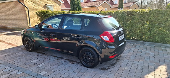 Kia Ceed 2 of 4