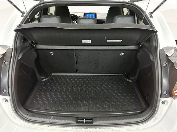 Toyota Yaris 13 of 19