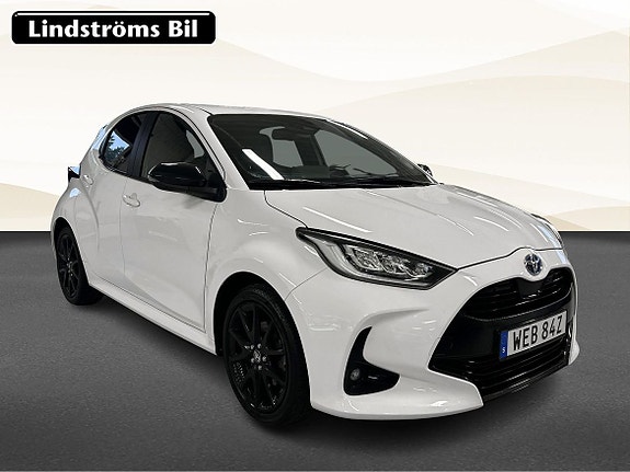 Toyota Yaris 3 of 19