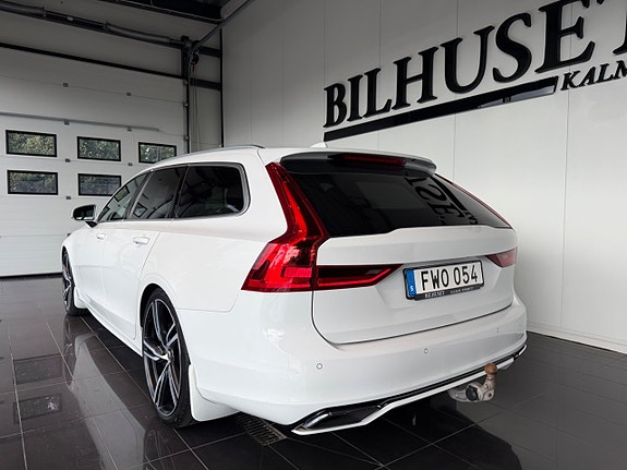 Volvo V90 2 of 12